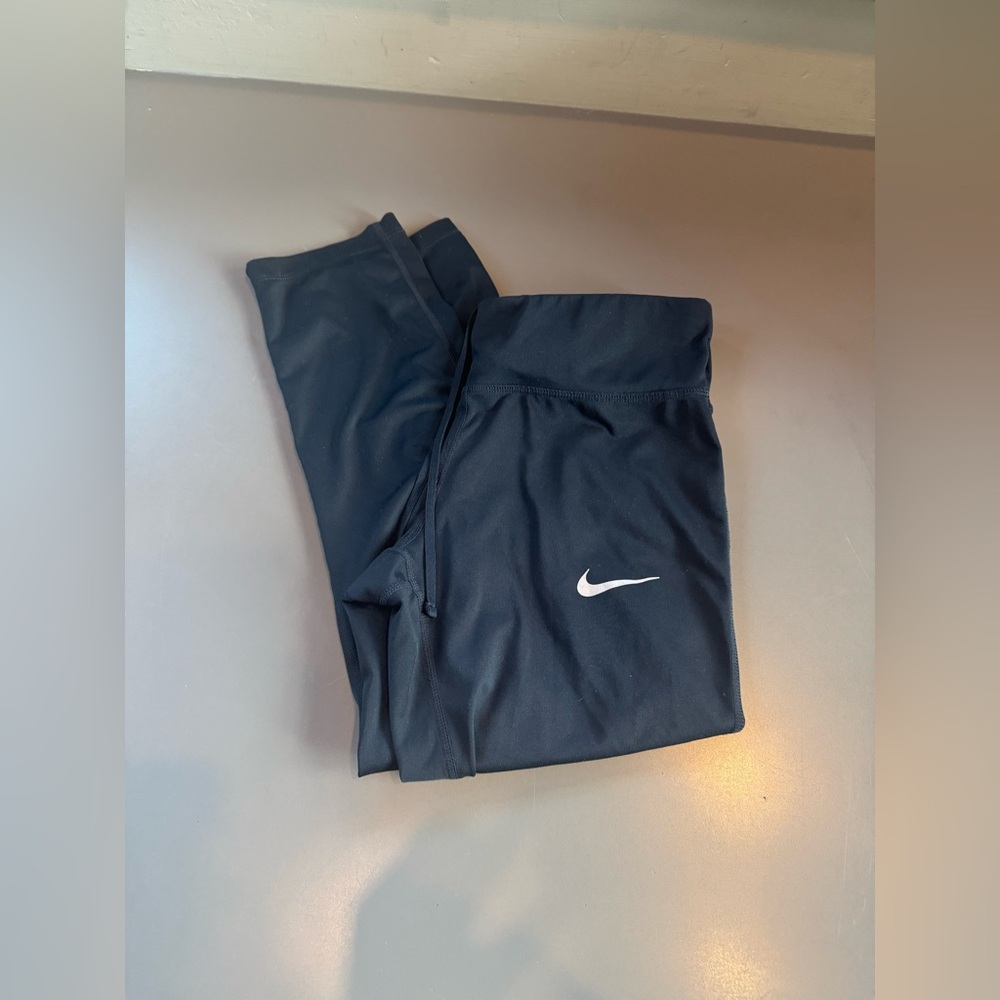 Nike Women’s All Black Dry Fit 3/4 Leggings